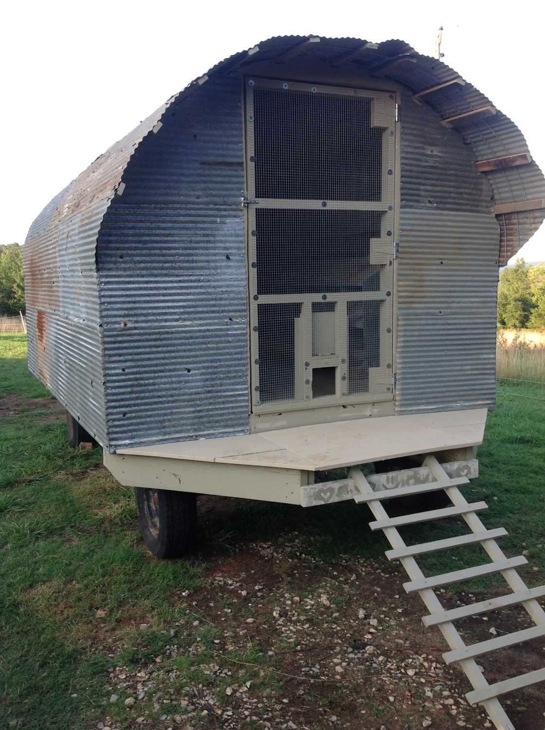 mobile-hen-house-backyard-chickens-community