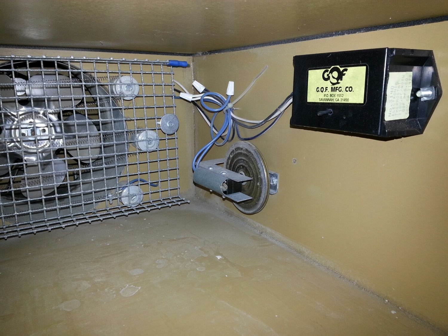 How do you replace an Electronic Thermostat in a