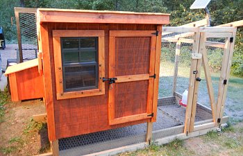 DIY : Automatic Chicken Coop Door With Timer & Solar Charger