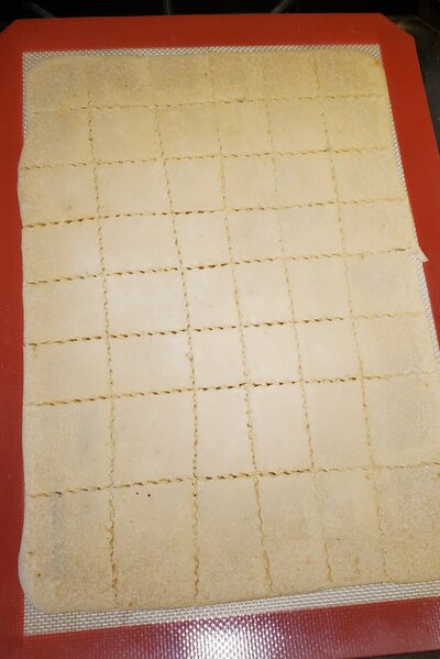 discard crackers cut at 10 min.jpg