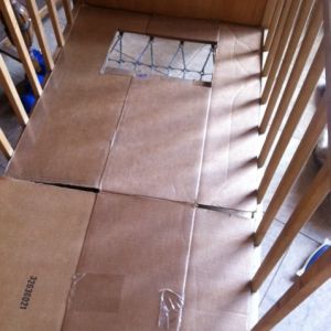 Fitting cardboard on bottom