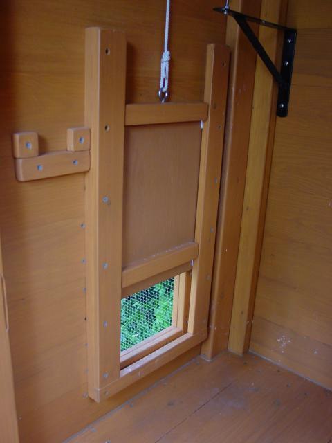 .com/forum/uploads/66725_chicken_coop_cleaning_05-30-11_022.jpg