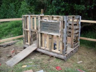then the 2nd day i cut the opening for the chicken ramp door, cut and 