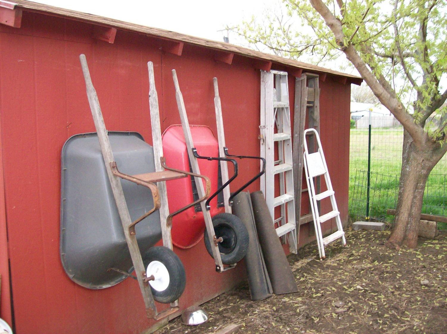 Side of green house.jpg