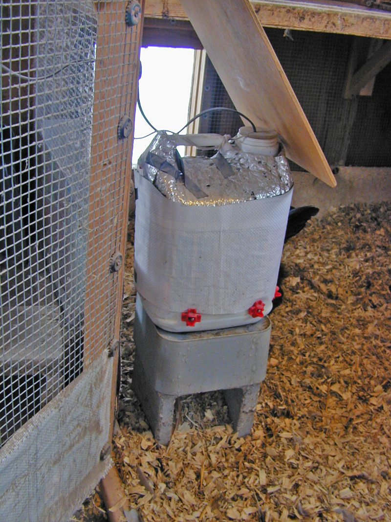 Heated Waterer Winter 12-14-17.JPG