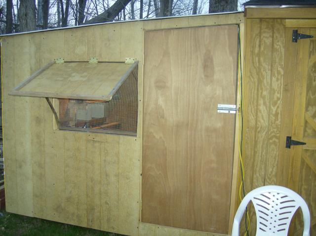 24236_chickens_and_coop_002.jpg