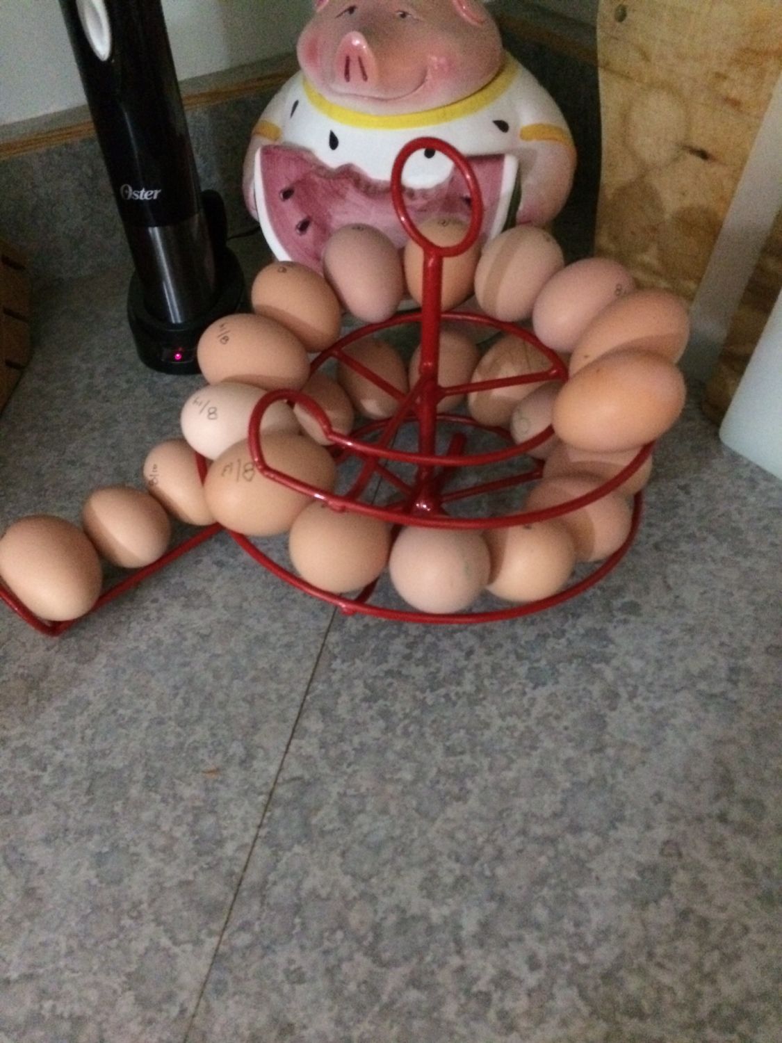 700