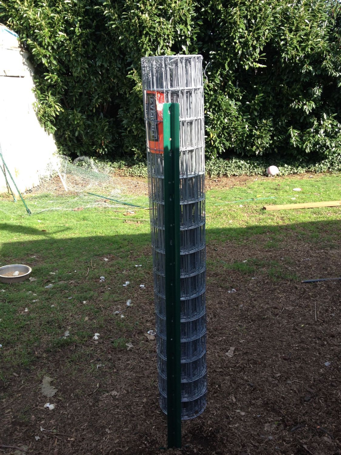 700