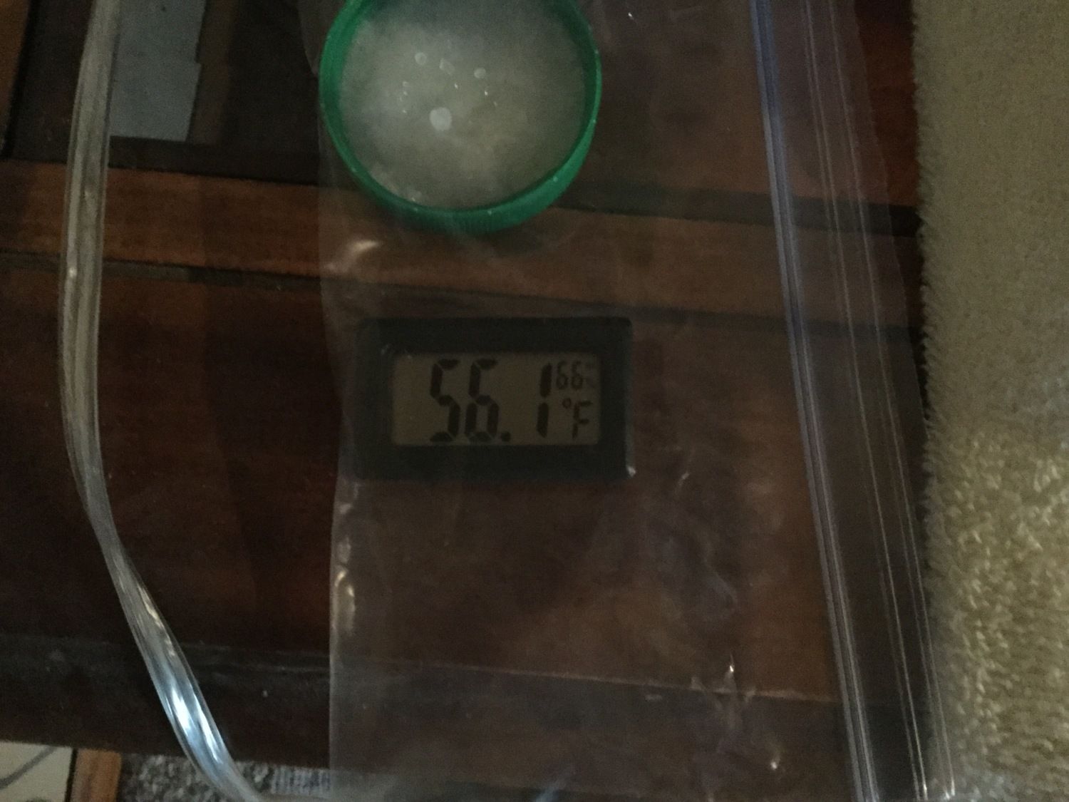 700