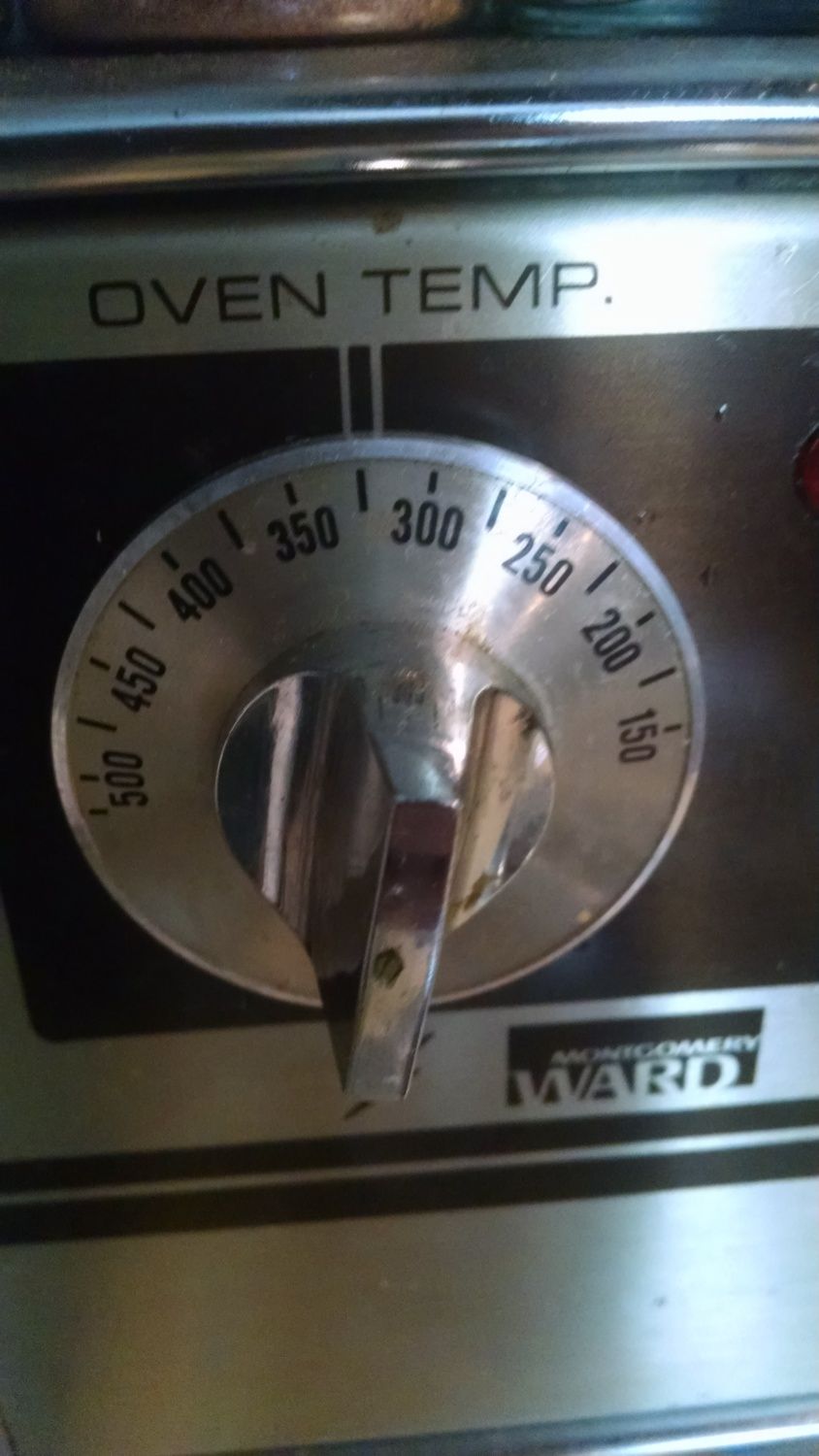 700