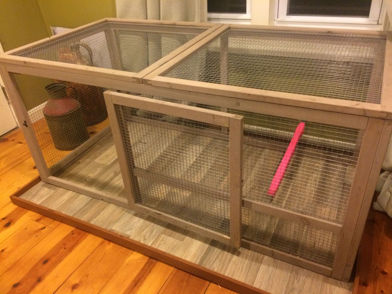 Indoor Coop Enclosure chicken friend BackYard Chickens 