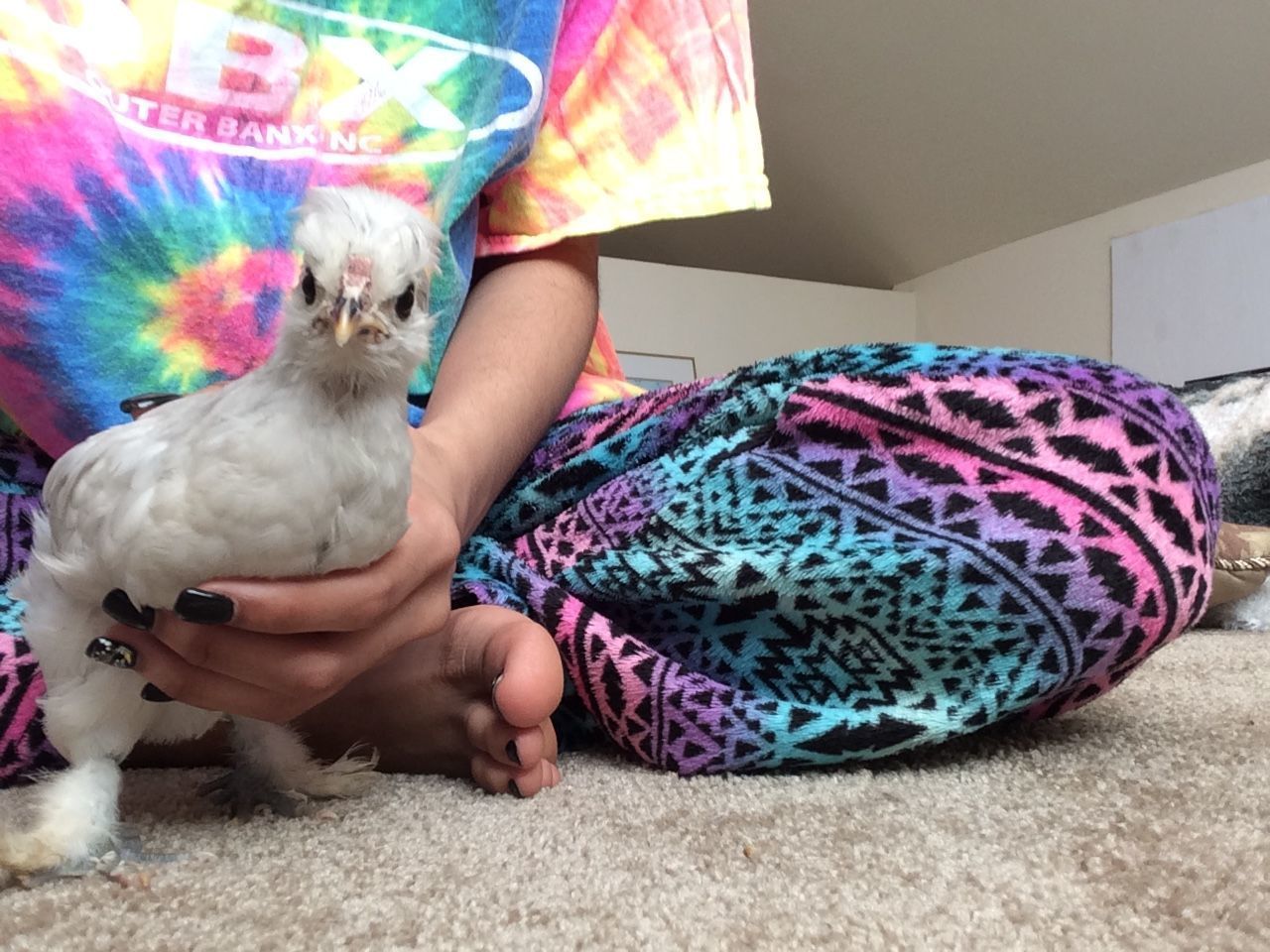 700