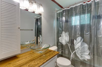 7706 Harwood Pl Springfield VA-print-044-74-Bathroom-4200x2800-300dpi.jpg
