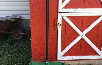 Cleaning the Chicken Coop ~ Tips and Tricks