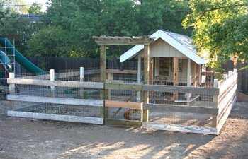 ChickenCorral004-1.jpg ChickenCorral004-1.jpg