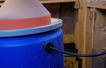 14 gallon heated waterer 2.jpg