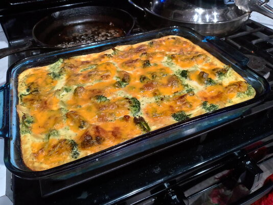 Family-Size Broccoli Mac and Cheese