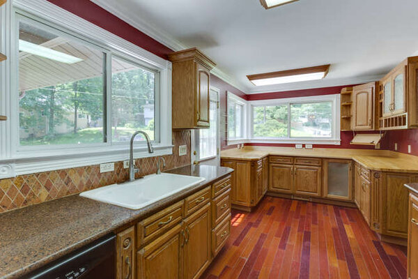 7706 Harwood Pl Springfield VA-small-027-60-Kitchen-666x444-72dpi.jpg