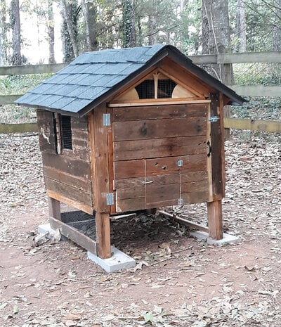 chickencoop2sm.jpg