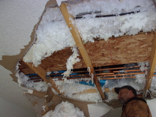 water damage rm 25 -dec 4, frozen pipes 004.JPG