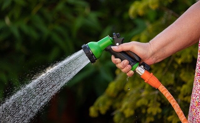 garden-hose-g63b54188f_640.jpg