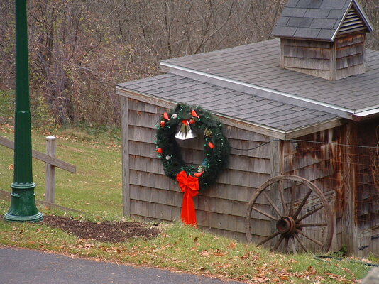 Wreath and winter scene 002.jpeg
