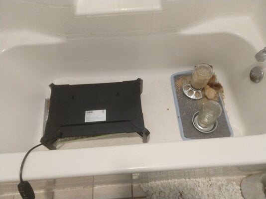 Bathtub brooder.jpeg