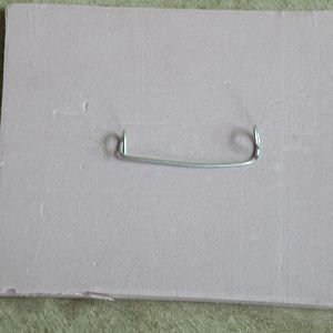Anti-shifting hing bent to shape