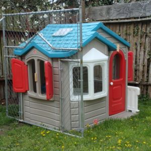 The starting if the kennel around the playhouse.