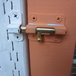 Door outer latch
