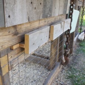 Best part of this coop- removable floor leaves. Super easy to clean- just pull out the leaves and then push back in. Add a thin layer of saw-dust and the coop is clean for another month or two.