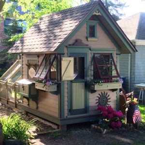 Springtime is finally here after a Long Hard winter! A few minor things to do on he coop, but now have the front door completed. The coop front will be tied into a picket fence that will go higher in he back to 5'.