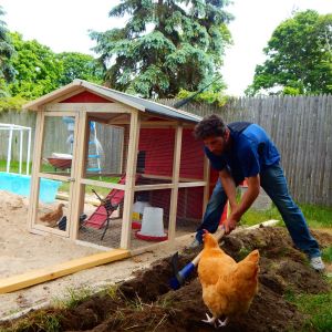 Hennifer supervising the dig