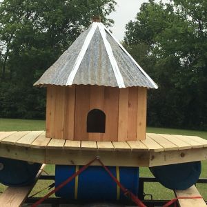My new duck house. Almost finished.