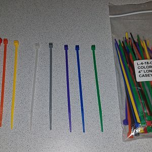 Color-coded Cable-Ties for duckling identification