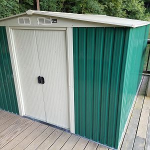 10' x 8' shed with closed doors