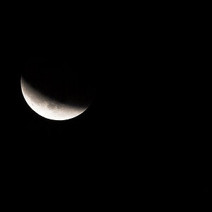 Moon_eclipse_X5156976_05-15-2021-001.jpg