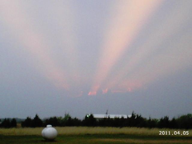 10175_2011-04-05_clouds_easter_2011_002.jpg