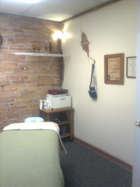 112230_massageroom_2.jpg
