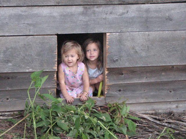 15518_the_kids_in_the_poop_door.jpg