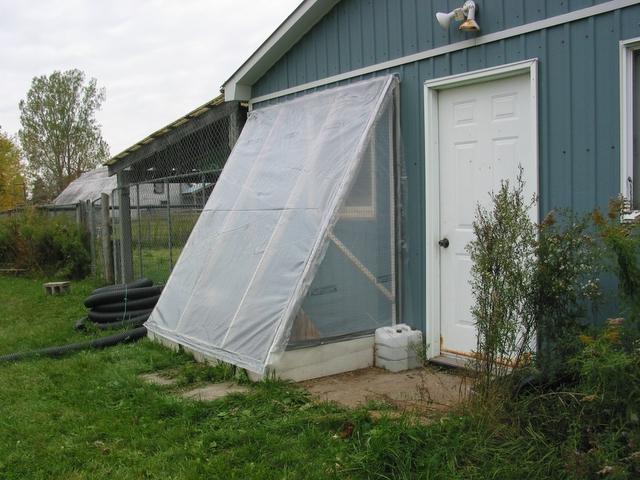 1642_plastic_for_chicken_run_001.jpg