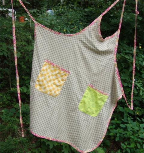 18203_apron1b.jpg