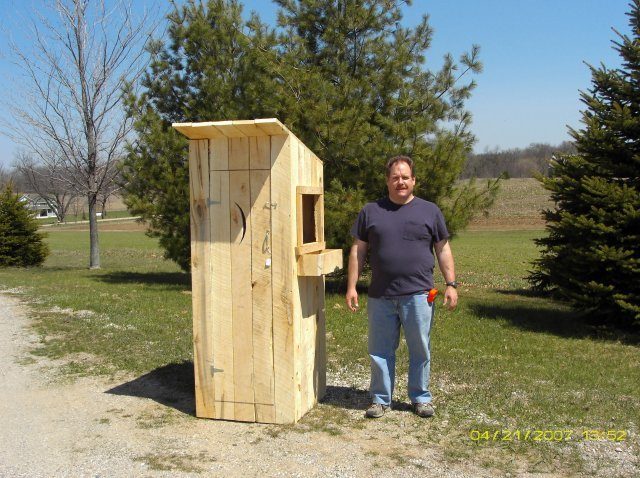 21226_outhouse_6_me.jpg