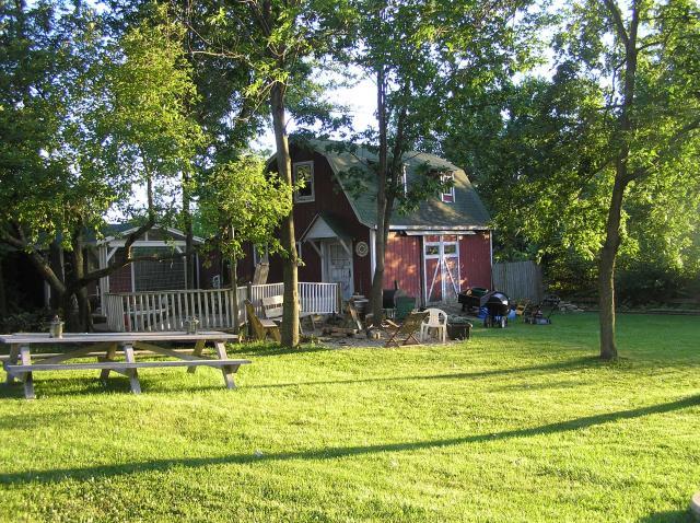 21580_chickens_and_barn.jpg