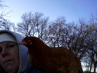 22291_frieda_on_shoulder.jpg