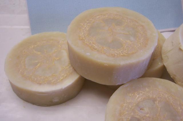 23941_lavender_loofa_soap.jpg
