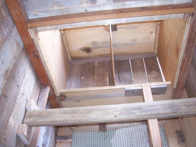 23941_new_chicken_coop_nest_box_inside.jpg