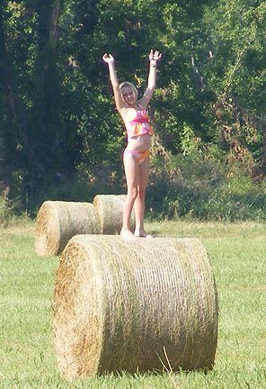 26140_sara-haybale.jpg