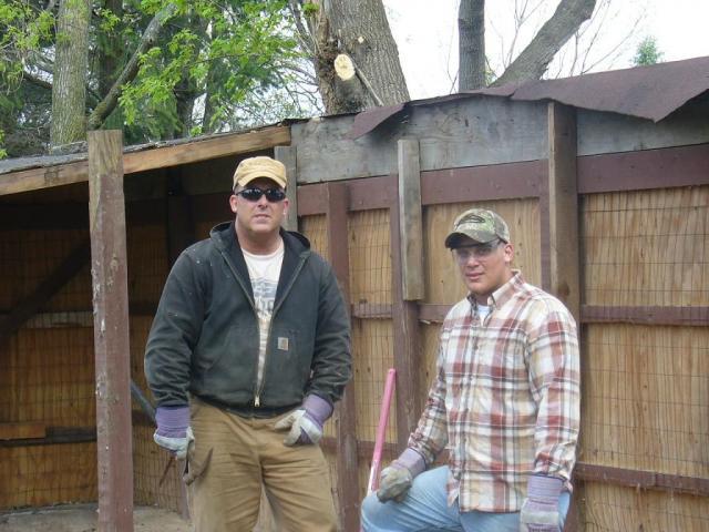 28099_workin_guys.jpg