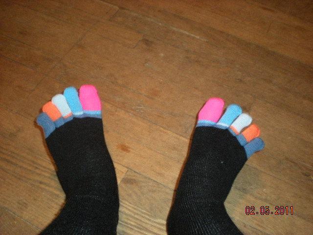 3009_toe_socks.jpg